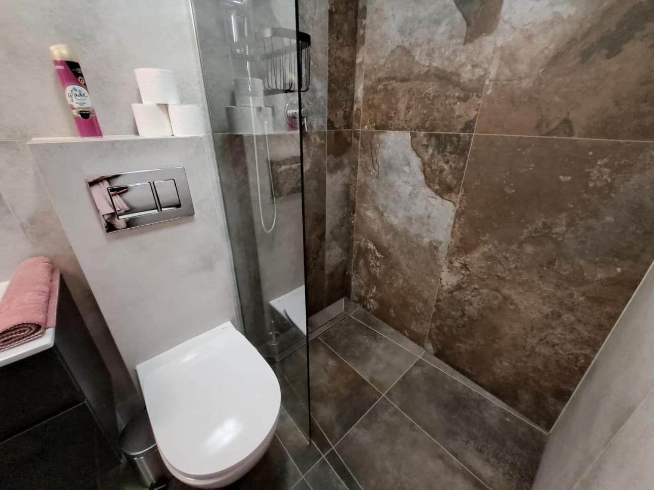 Dk Apartamenty Hotelove Giżycko Exteriör bild