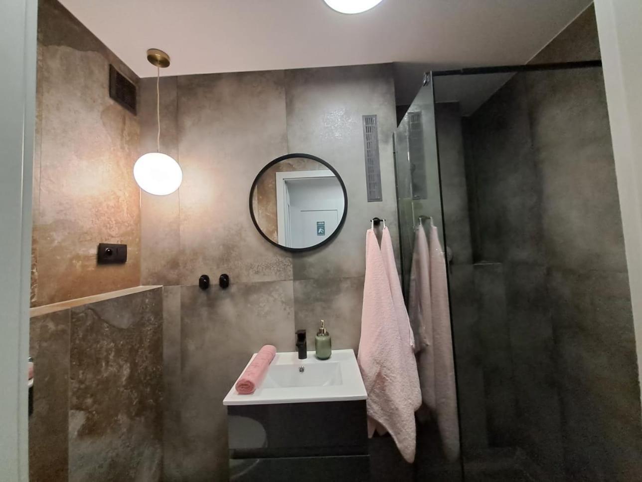 Dk Apartamenty Hotelove Giżycko Exteriör bild