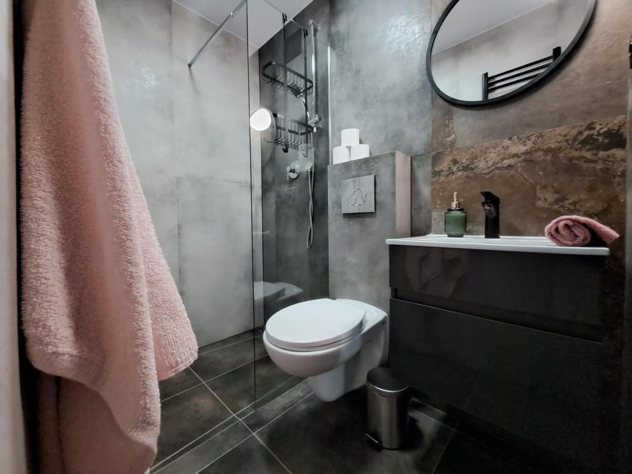 Dk Apartamenty Hotelove Giżycko Exteriör bild